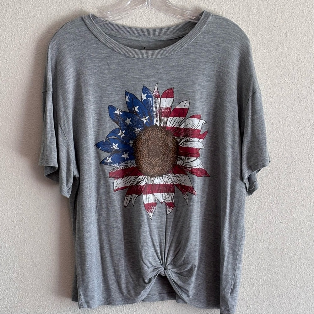 True Craft Gray Crewneck Women's T-Shirt Size Large Short Sleeve